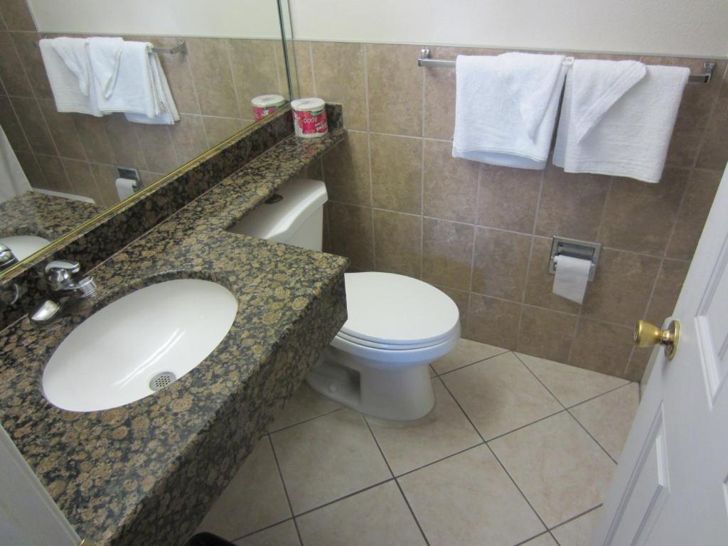 لوس أنجلوس Starlight Inn Canoga Park الغرفة الصورة